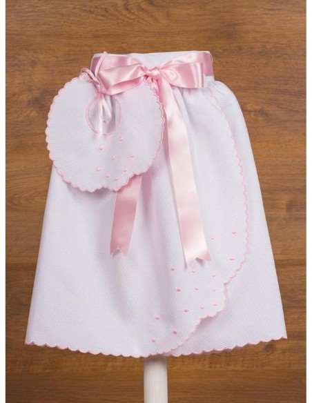Faldón  Pique Bordado con Babero